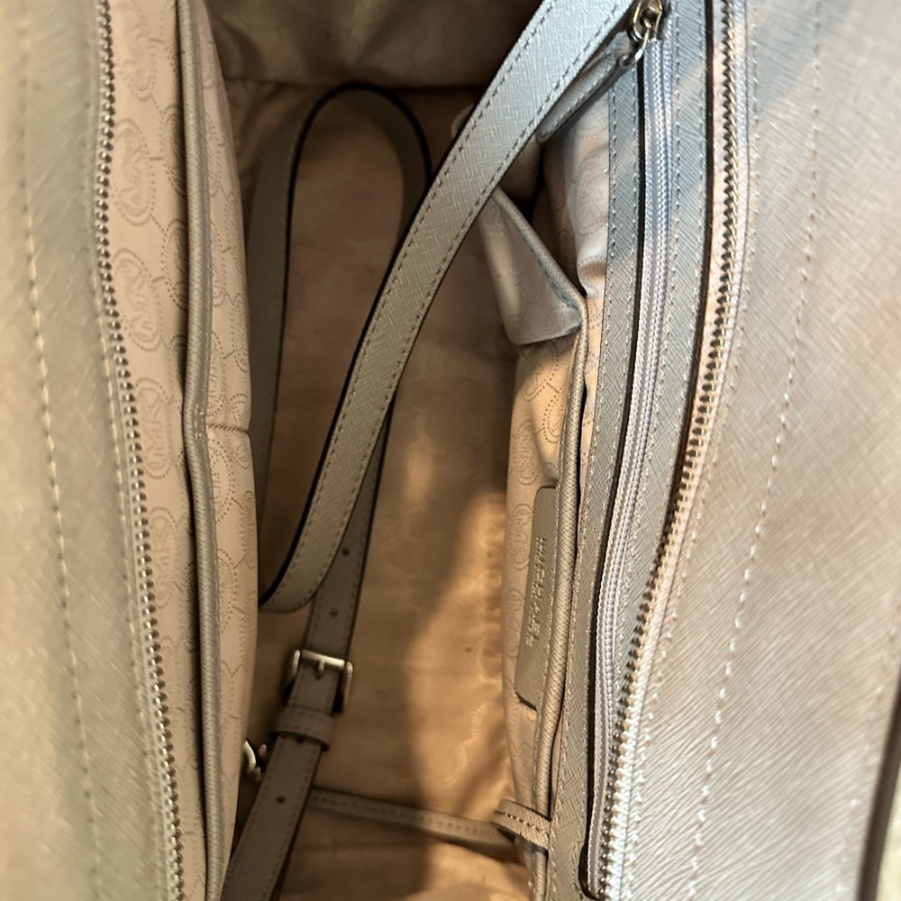 Michael Kors Selma Satchel - Picture 3 of 4